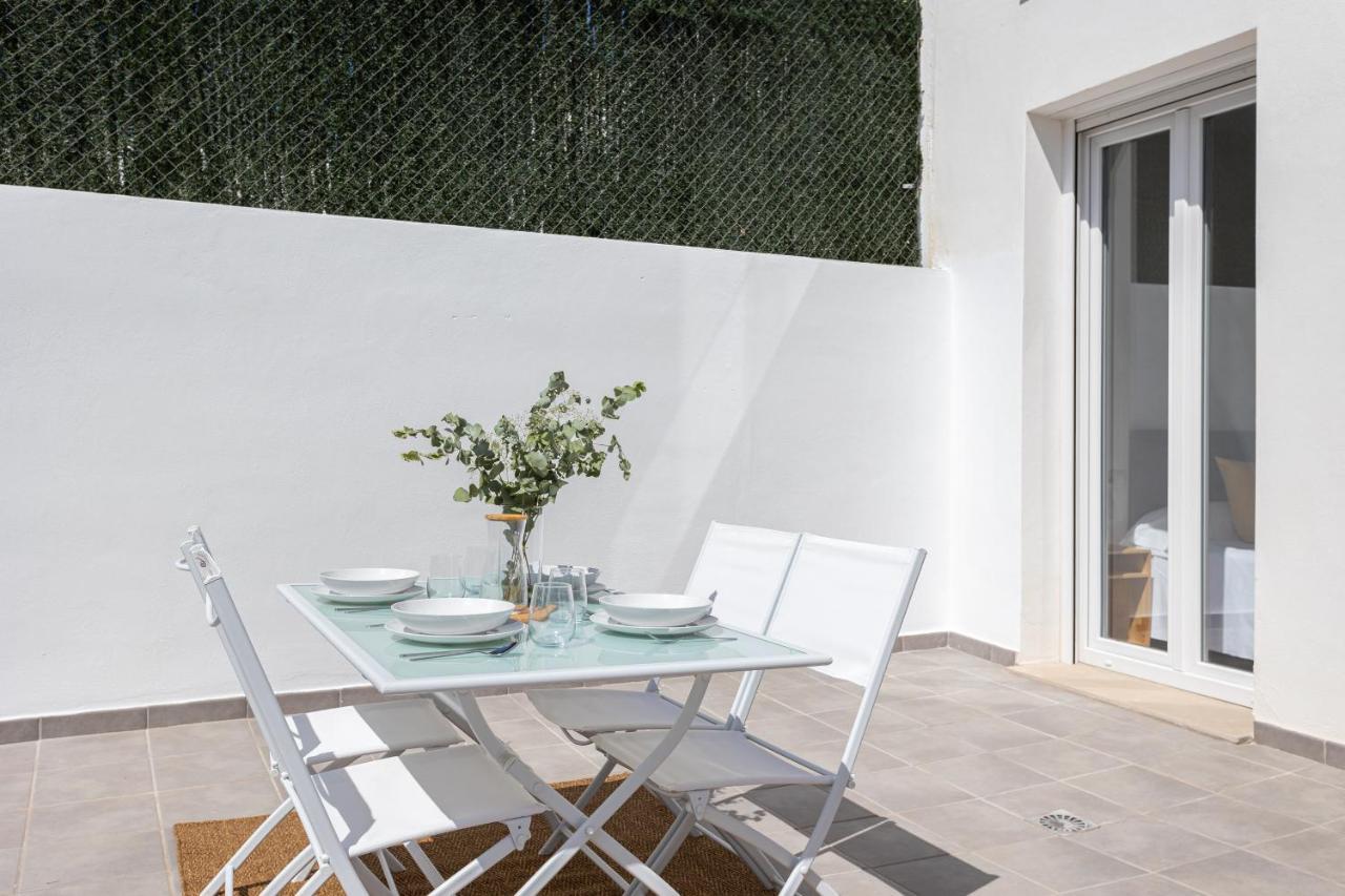 Apartamentos La Pelusa Malaga Bagian luar foto