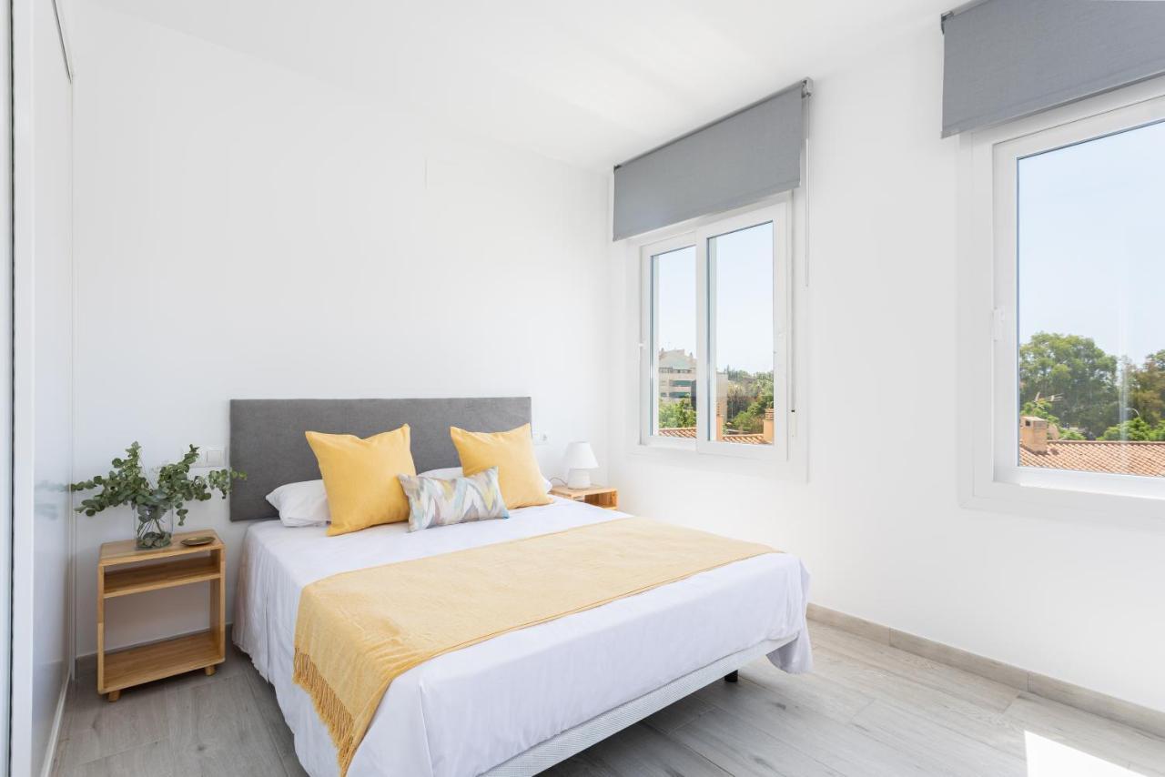Apartamentos La Pelusa Malaga Bagian luar foto