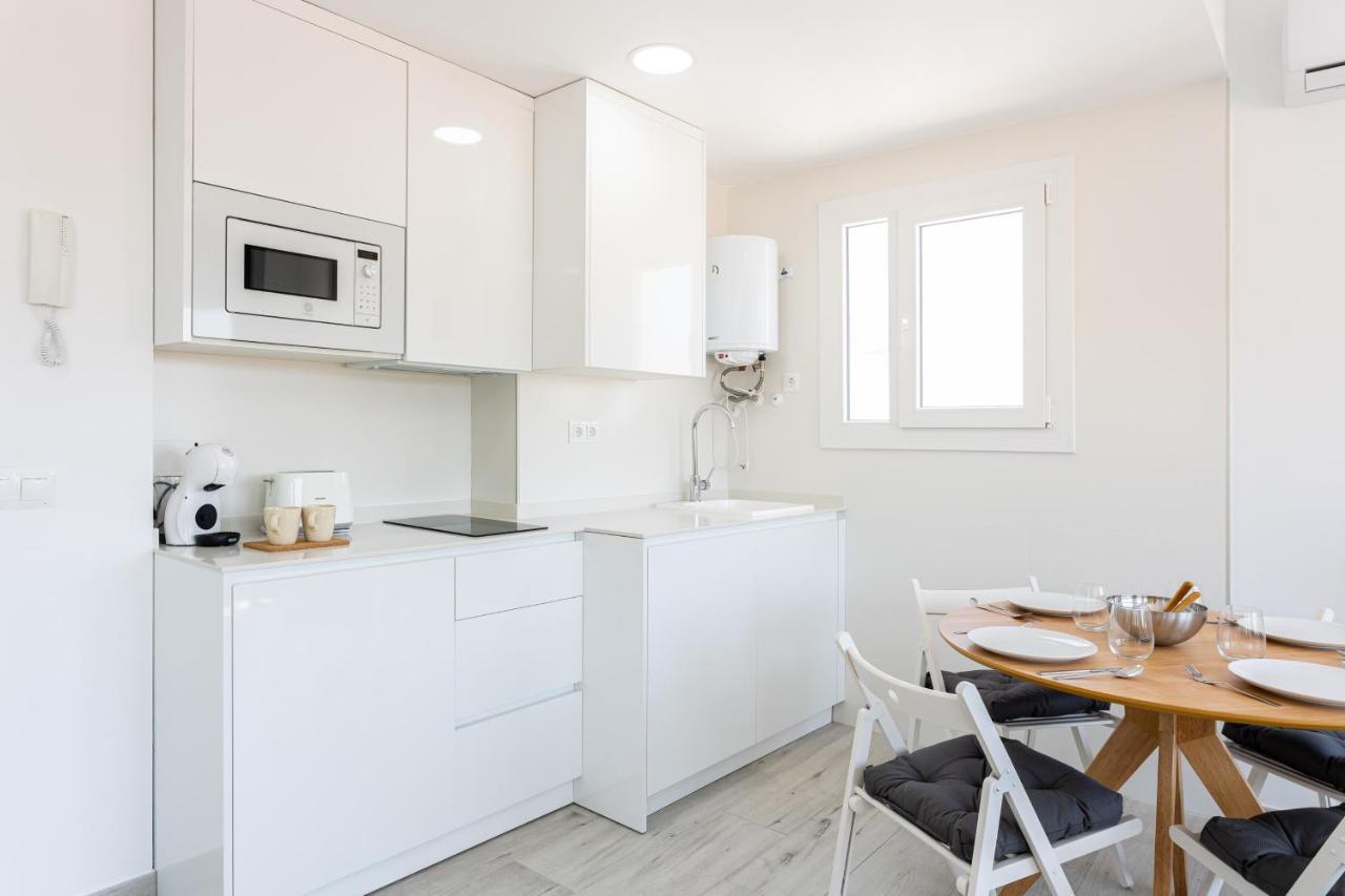 Apartamentos La Pelusa Malaga Bagian luar foto