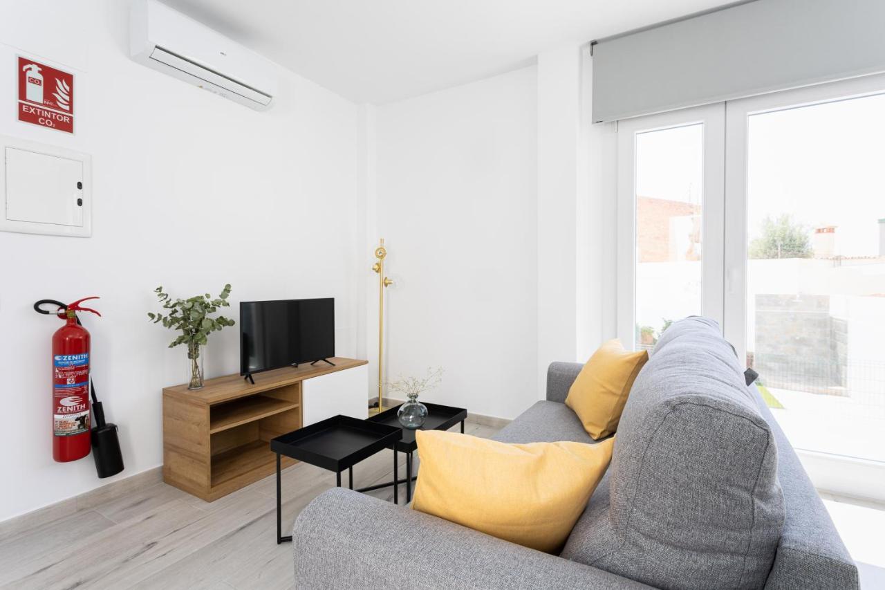 Apartamentos La Pelusa Malaga Bagian luar foto