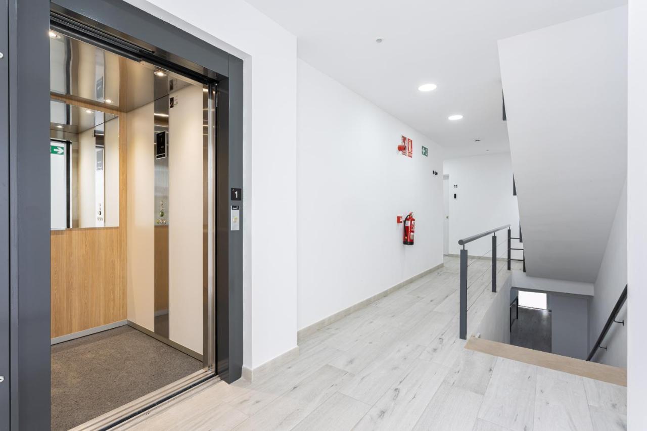 Apartamentos La Pelusa Malaga Bagian luar foto