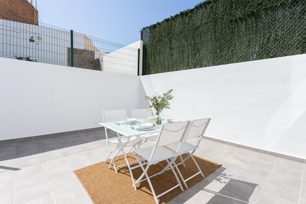 Apartamentos La Pelusa Malaga Bagian luar foto