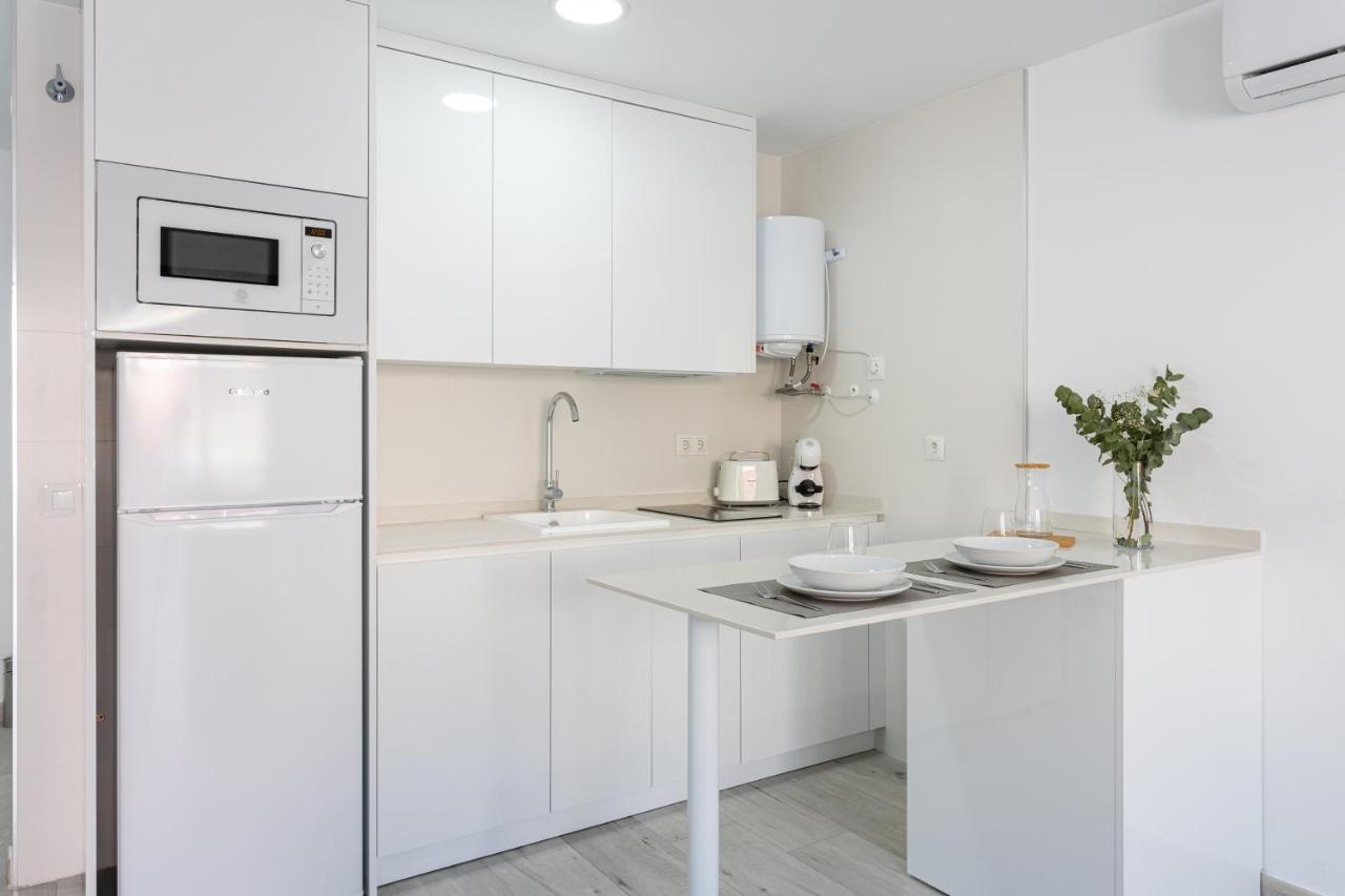 Apartamentos La Pelusa Malaga Bagian luar foto