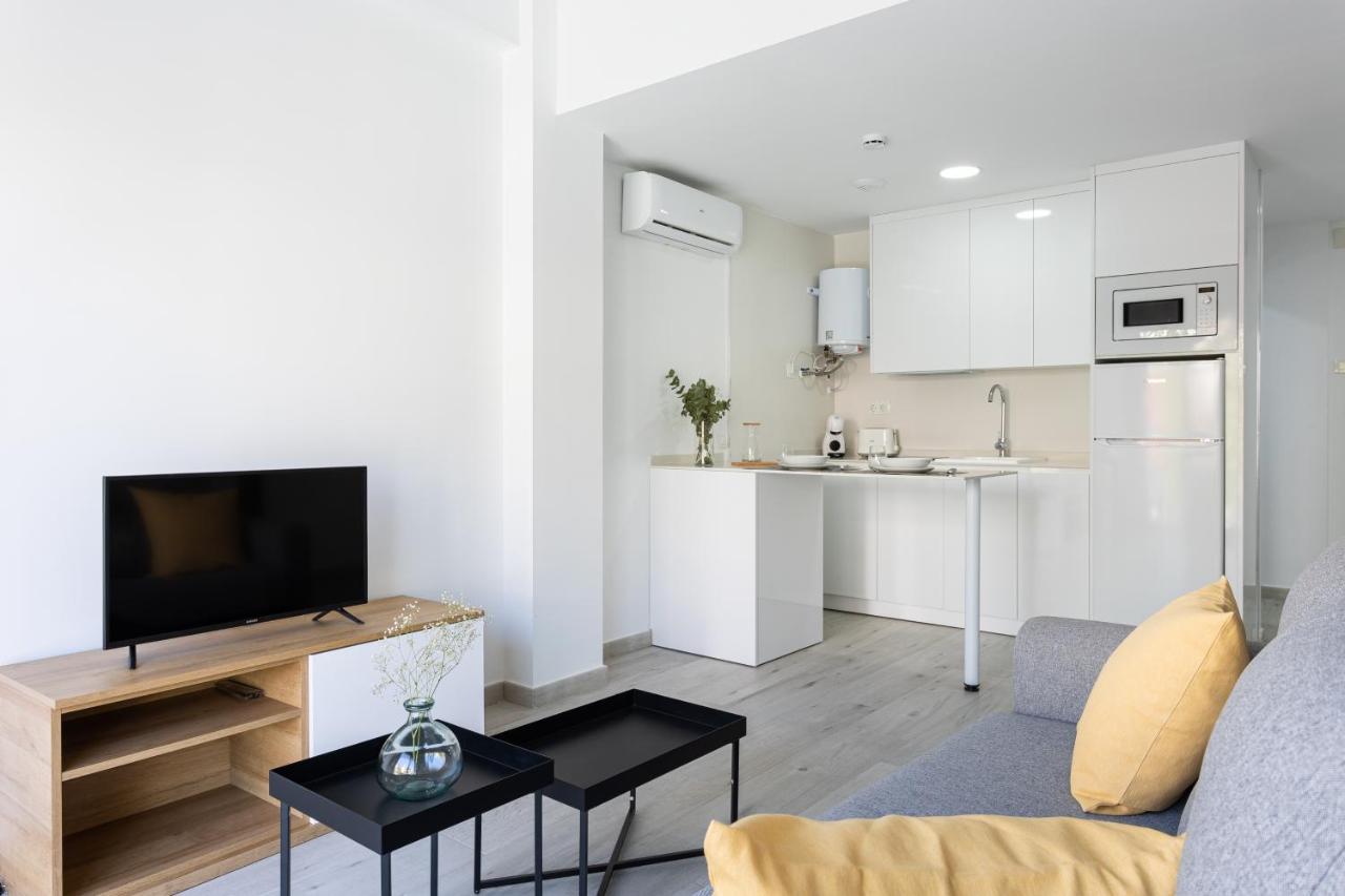 Apartamentos La Pelusa Malaga Bagian luar foto
