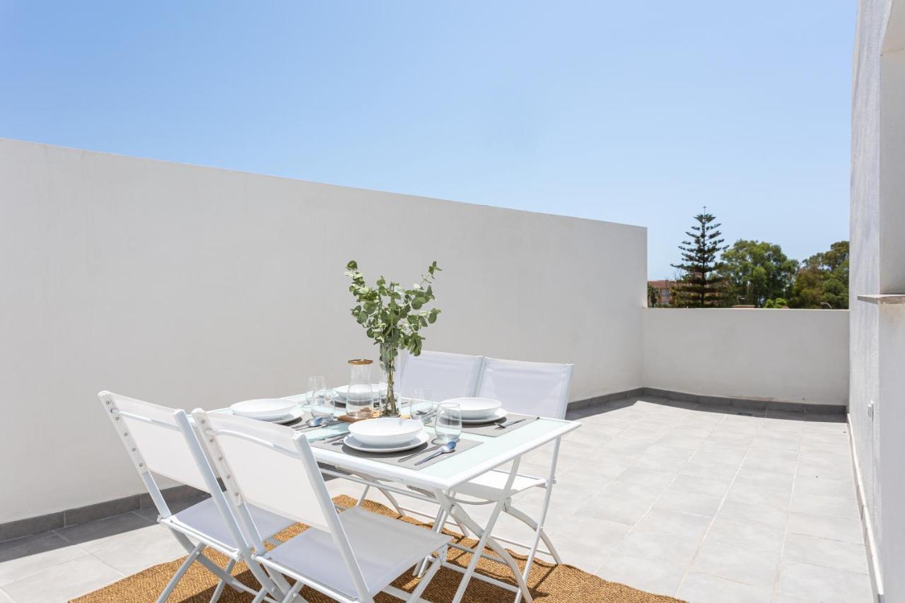 Apartamentos La Pelusa Malaga Bagian luar foto