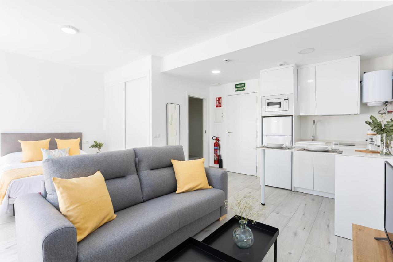 Apartamentos La Pelusa Malaga Bagian luar foto